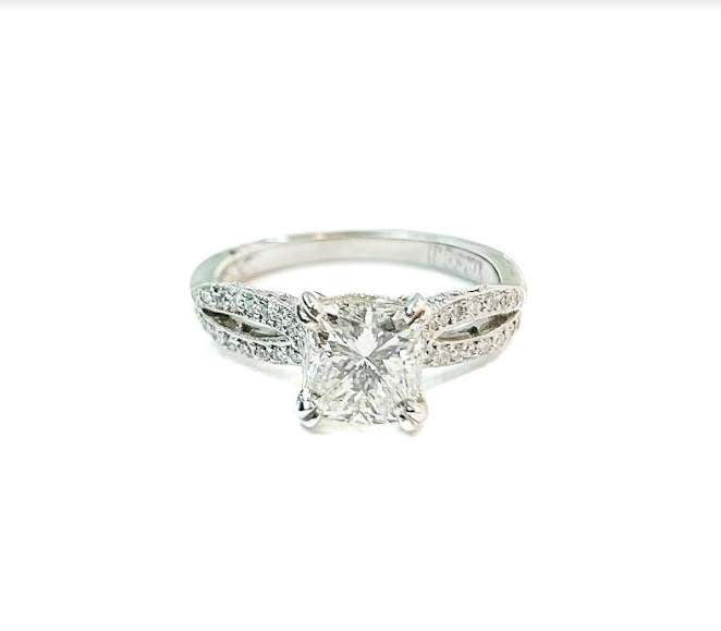 1.70ct CUSHION DIAMOND RING