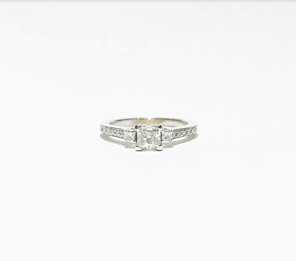 14K DIAMOND RING