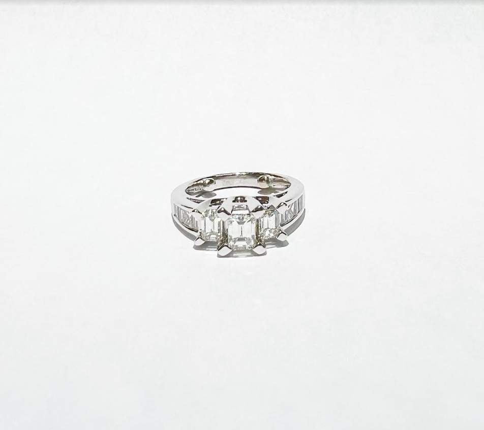 14K PAST PRESENT FUTURE DIAMOND RING