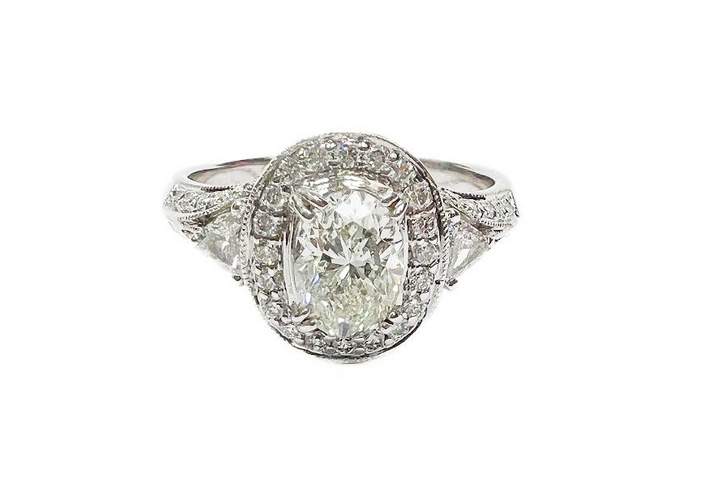 18K 2.19ctw Halo Diamond ring