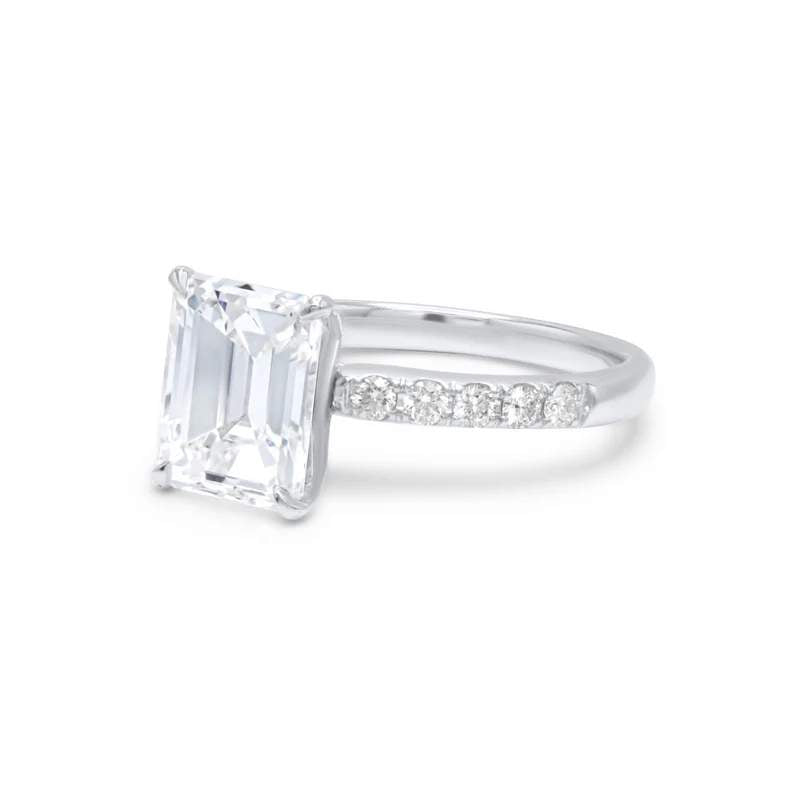 18KW 3.01ct EMERALD CUT DIAMOND