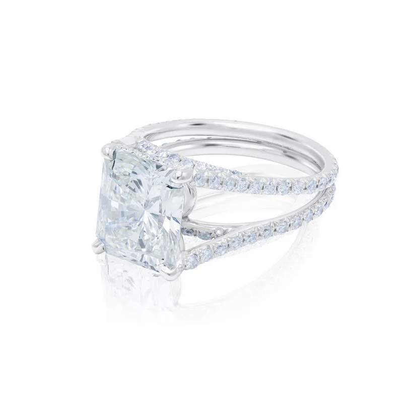 4.18ct RADIANT DIAMOND RING