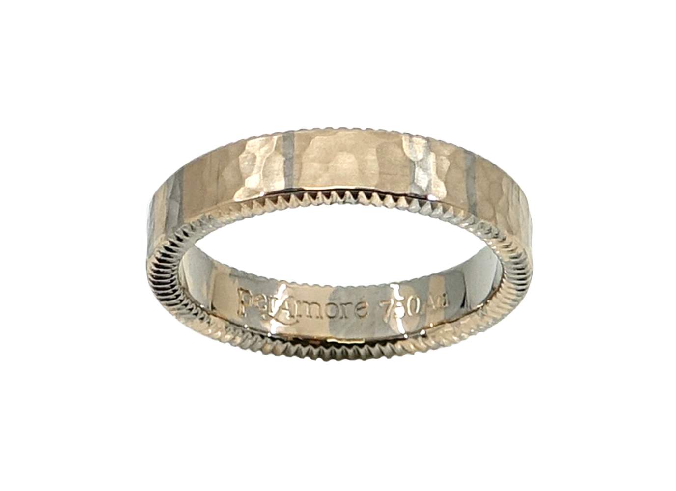 Quion Flat Hammered Ring