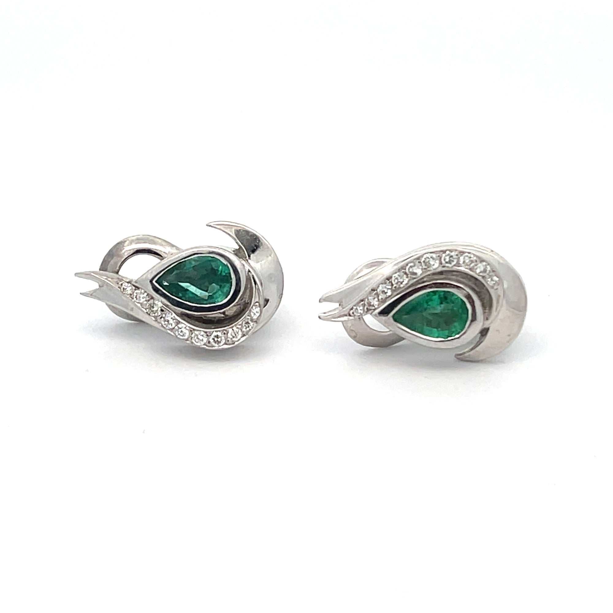 1.45 CTW EMERALD AND DIAMOND EARRING