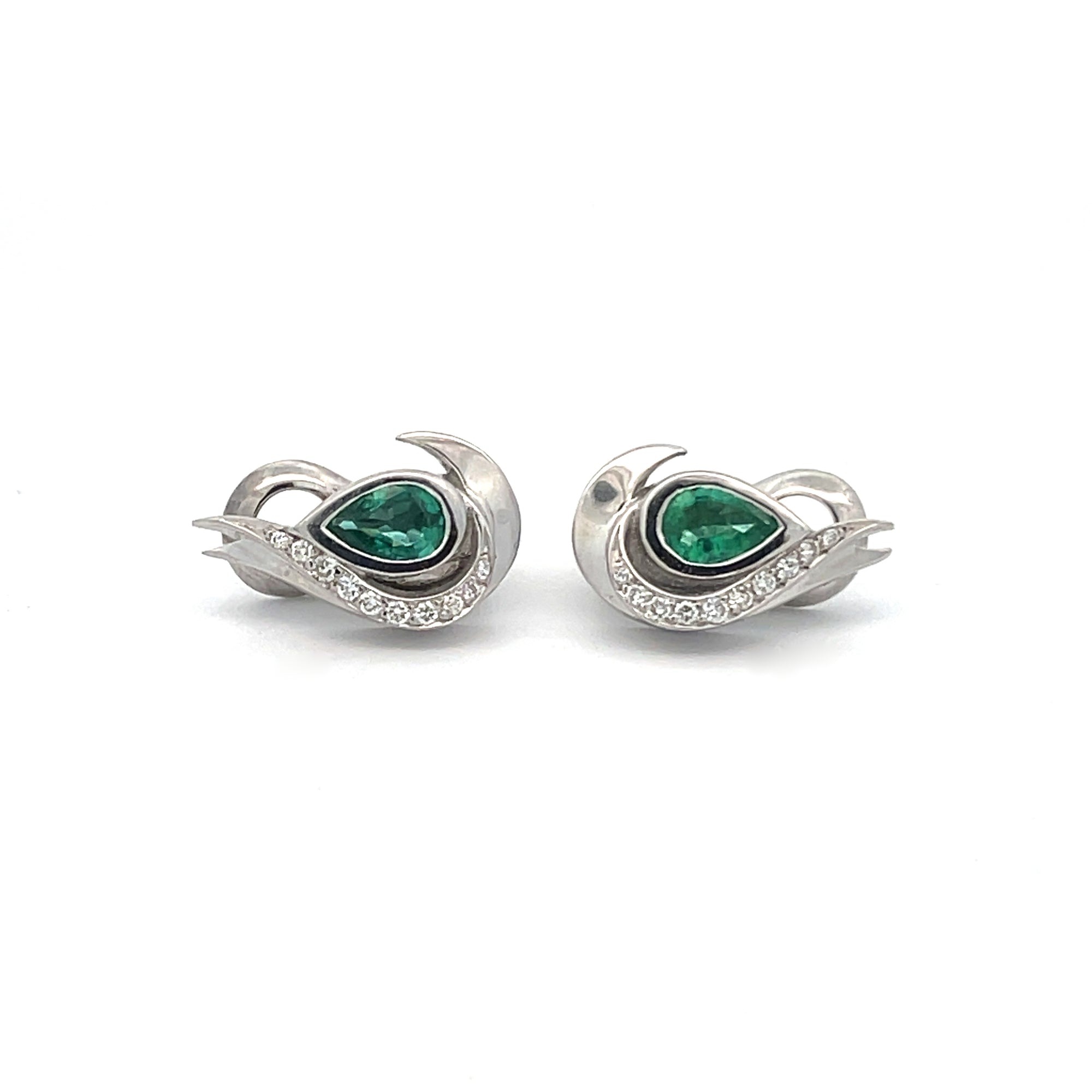 1.45 CTW EMERALD AND DIAMOND EARRING