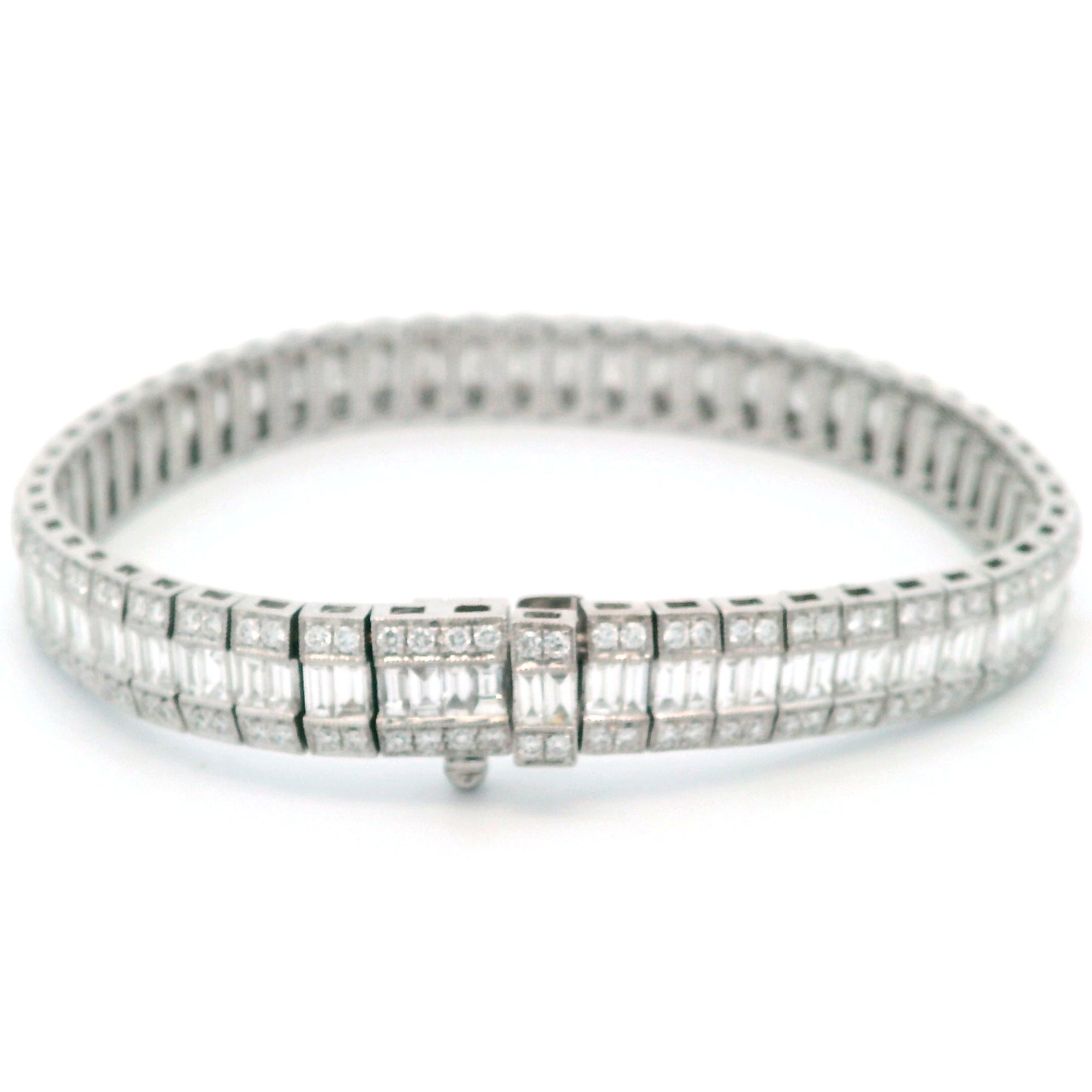 6.79CTW DIAMOND TENNIS BRACELET WITH BAGUETTE AND ROUND DIAMONDS