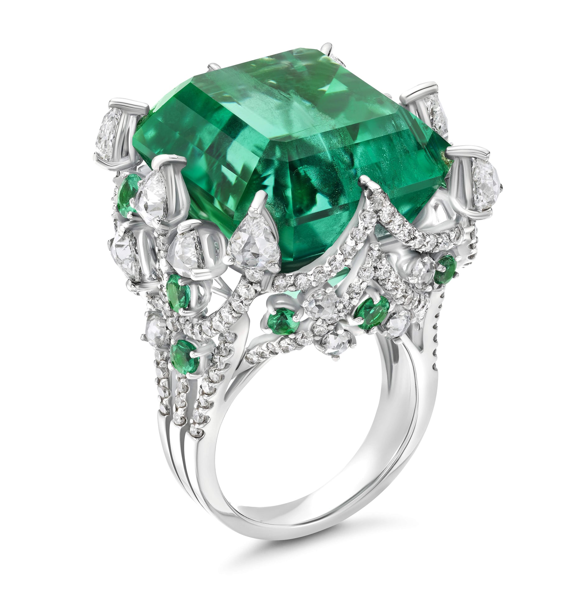 EMERALD AND DIAMOND RING