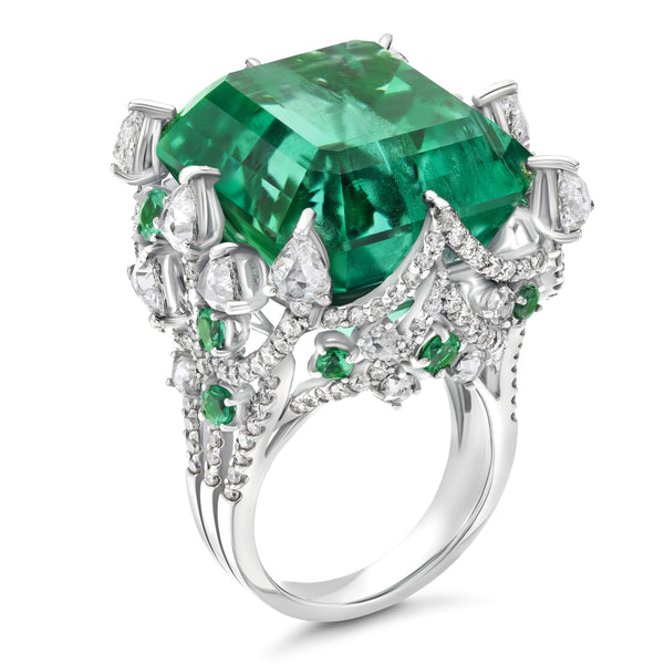 EMERALD AND DIAMOND RING