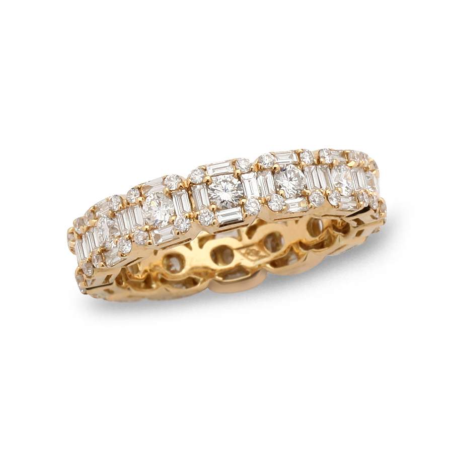 18KT YELLOW GOLD DIAMOND BAND.