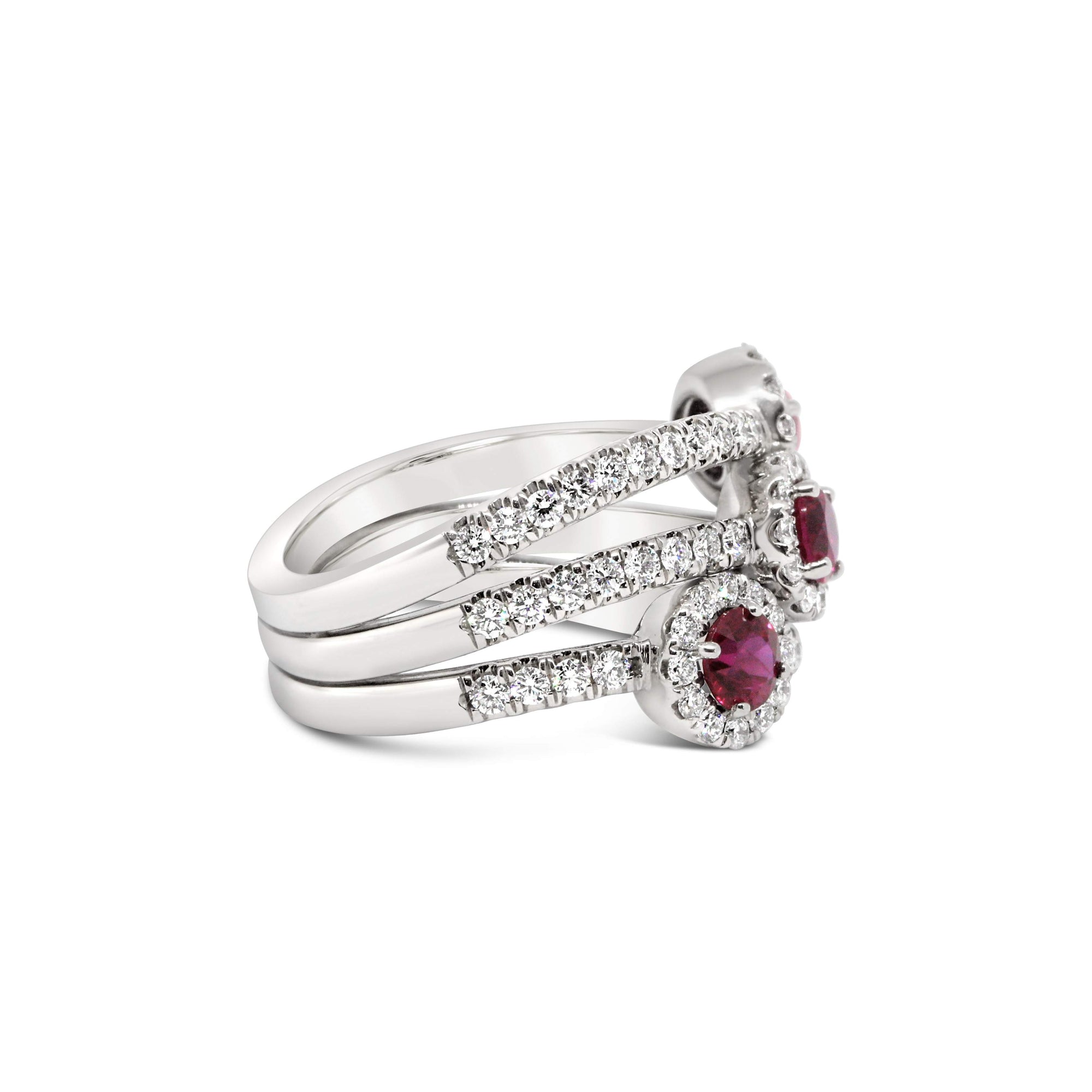 18KT WHITE GOLD RUBY & DIAMOND RING.