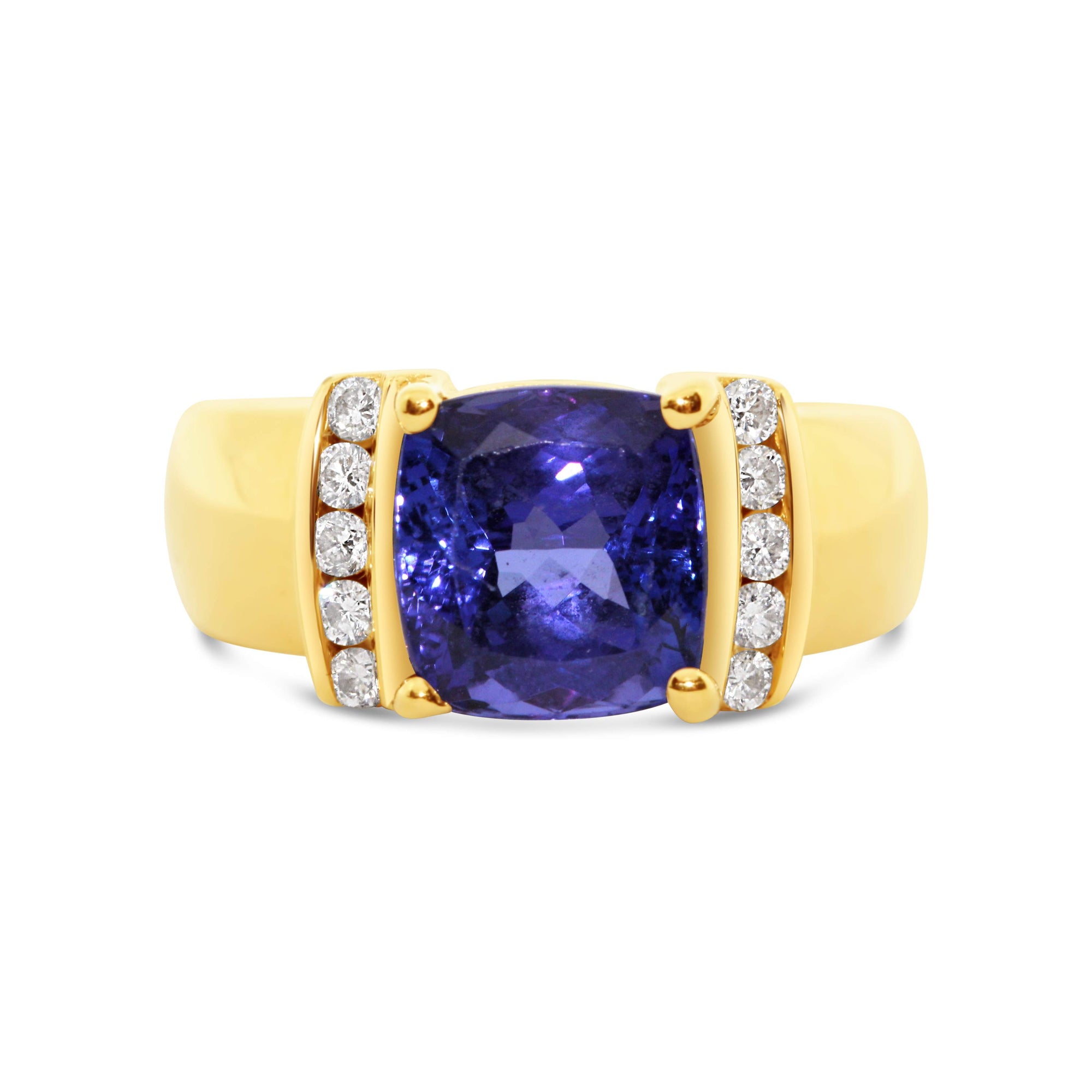 18KT YELLOW GOLD TANZANITE AND DIAMOND RING