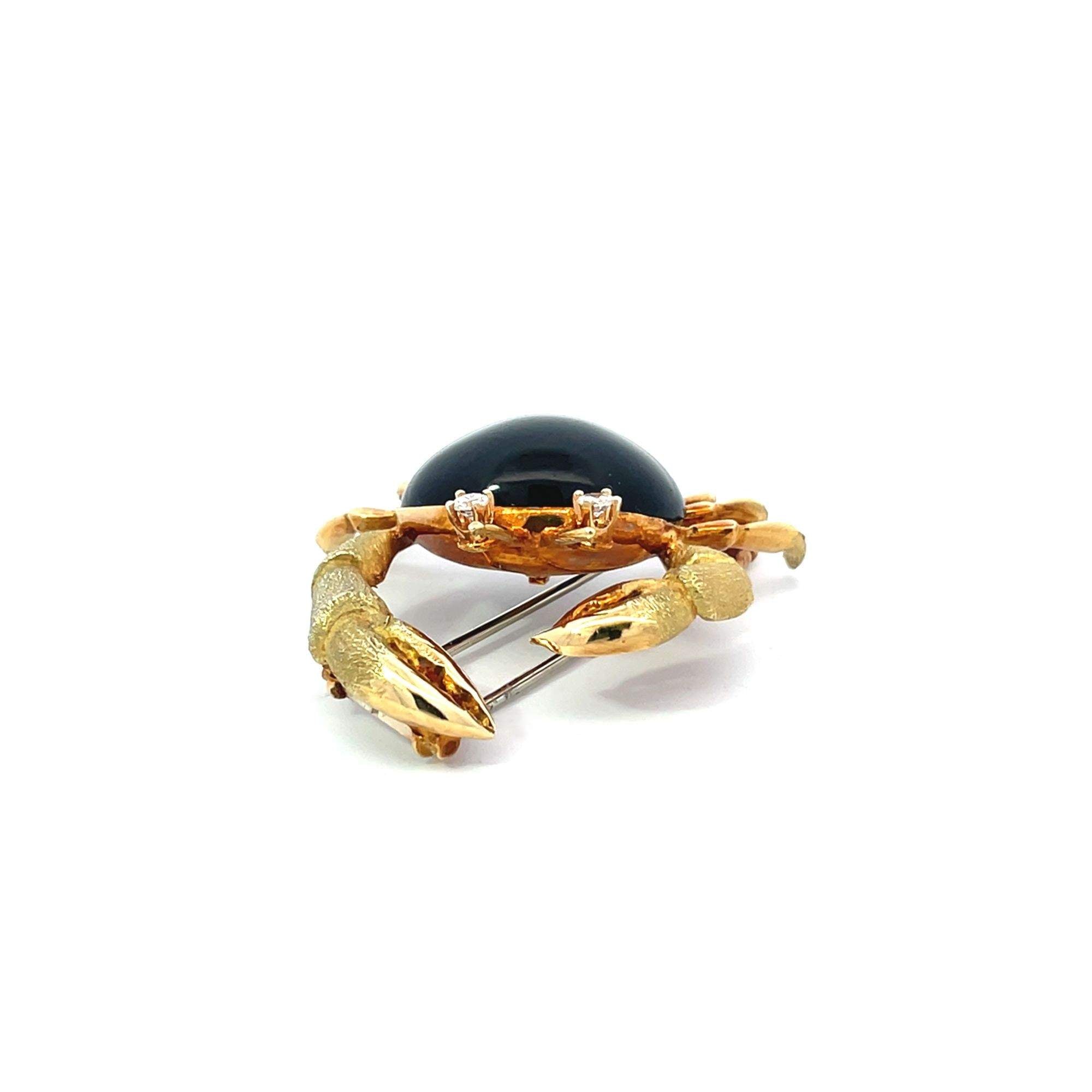 18KT GOLD TURI ONYX CRAB PIN