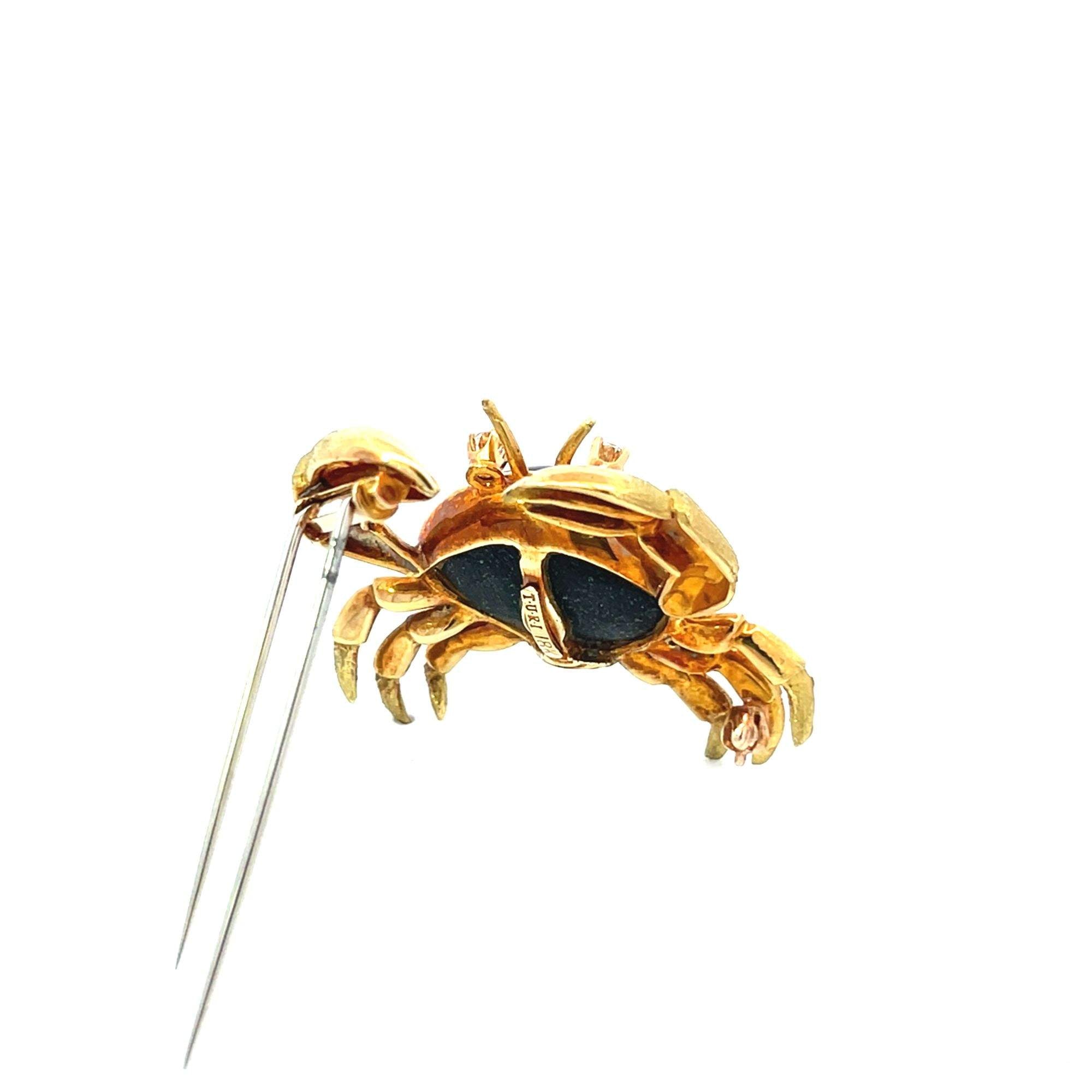 18KT GOLD TURI ONYX CRAB PIN