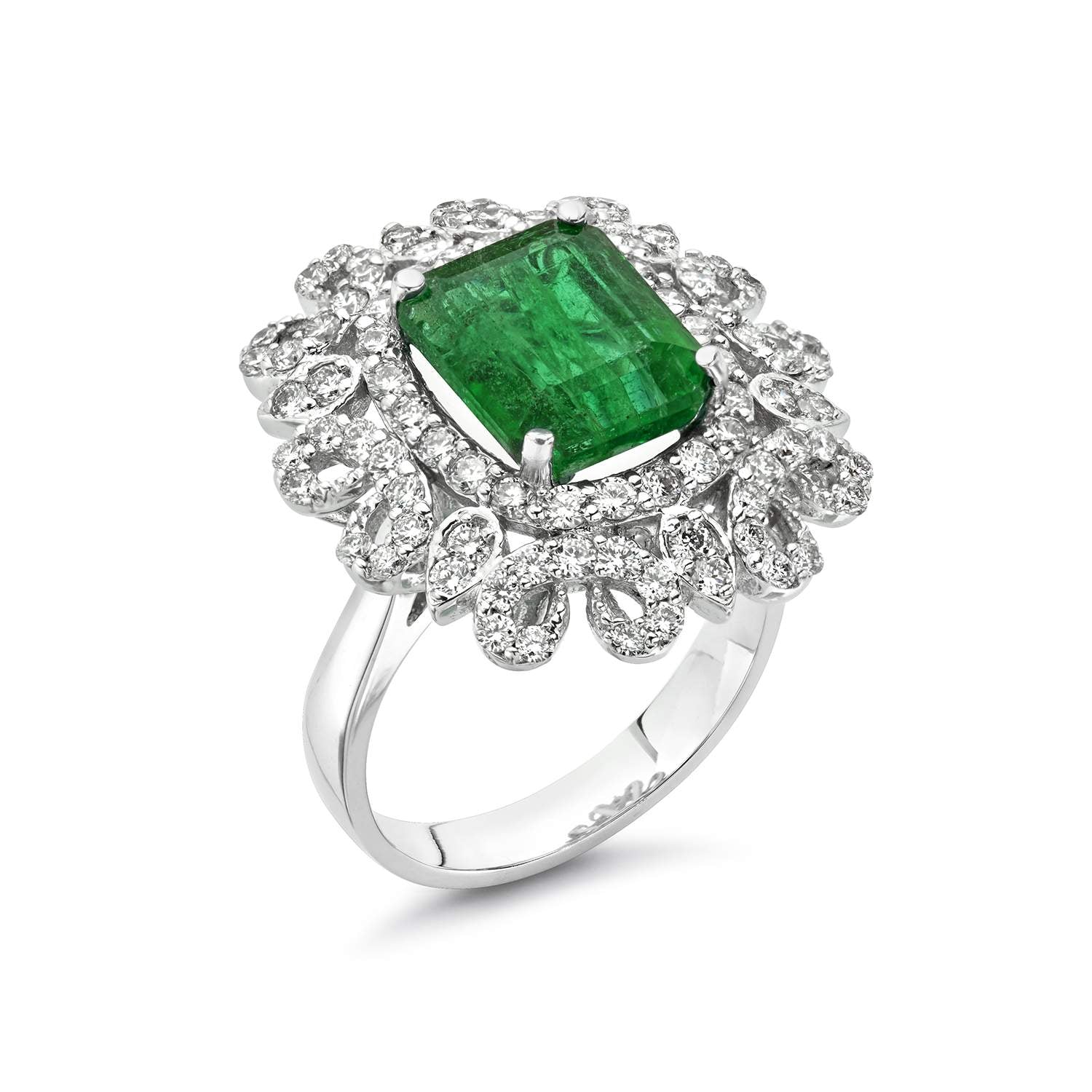 18KT WHITE GOLD EMERALD AND DIAMOND RING