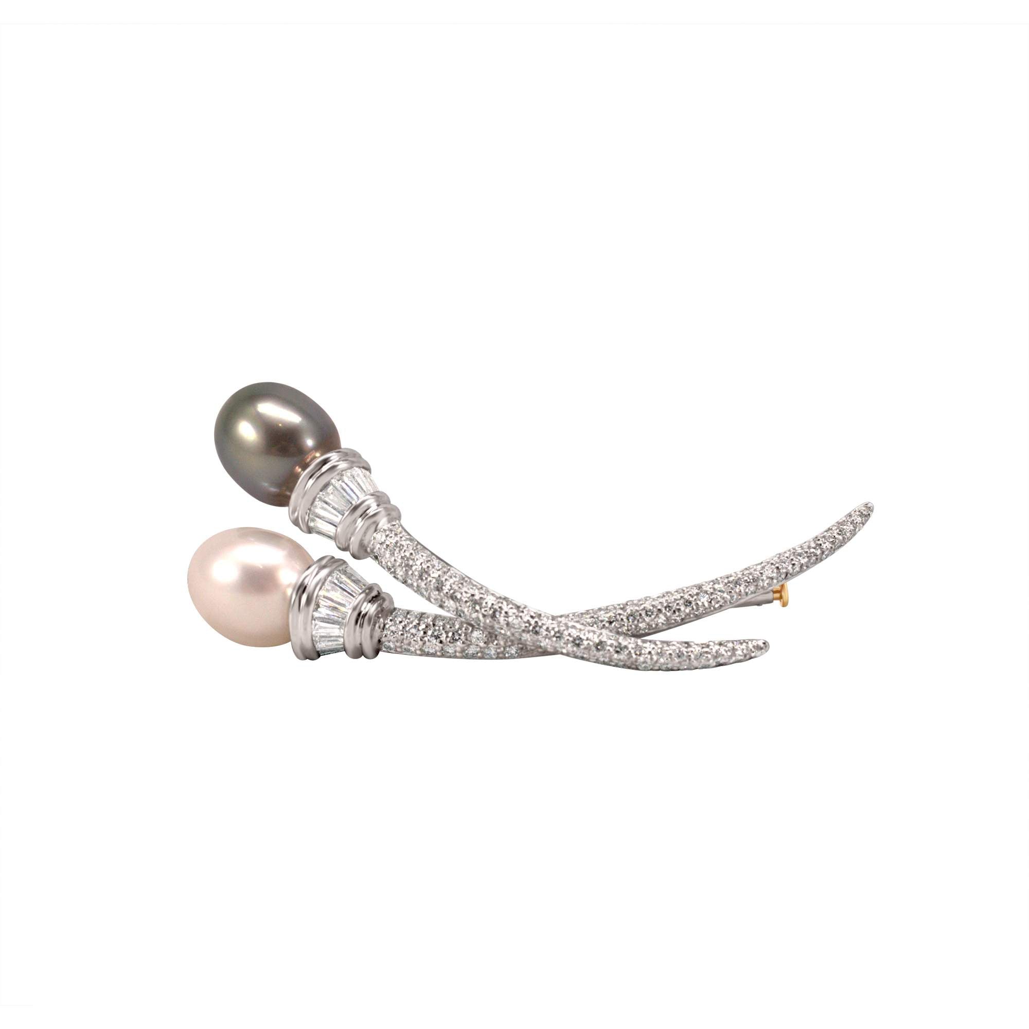 TAHITIAN PEARL AND DIAMOND PIN