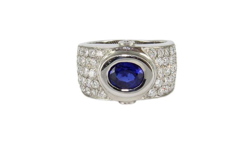 SAPPHIRE & DIAMOND FASHION RING