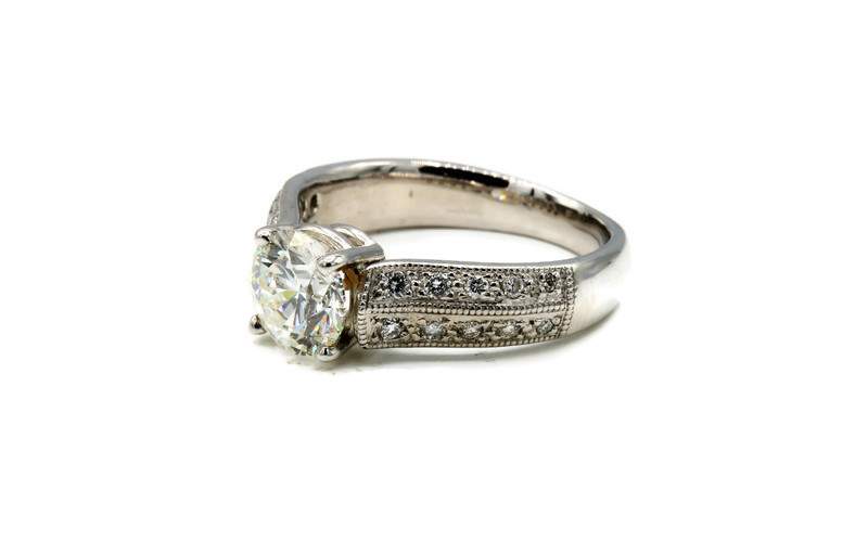 ROUND DIAMOND DECO STYLE ENGAGEMENT RING