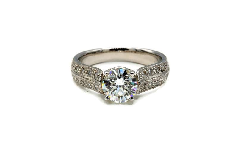 ROUND DIAMOND DECO STYLE ENGAGEMENT RING