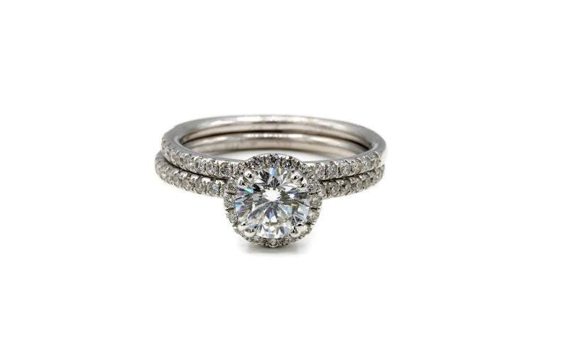 ROUND DIAMOND HALO WEDDING SET