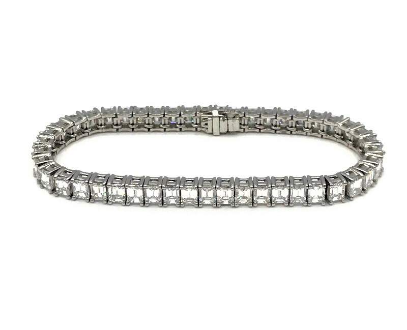 EMERALD CUT DIAMOND TENNIS BRACELET