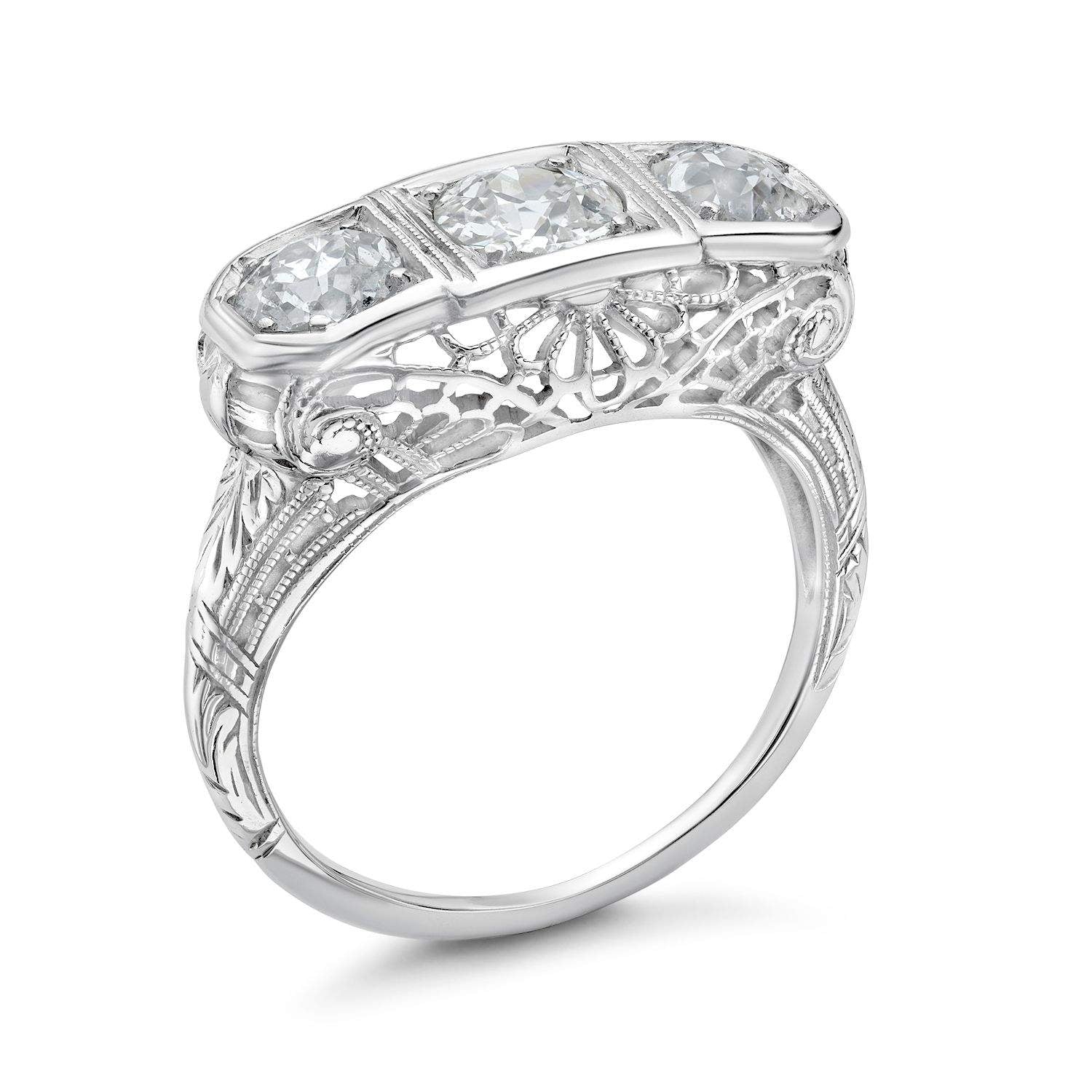 DIAMOND DECO 3 STONE RING